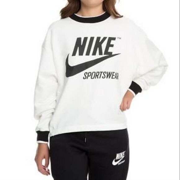 Nike Women's Archive Sweatshirt - Picture 2 of 16
